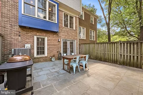 1111 Fairview Ct, Silver Spring, MD 20910 photo 5
