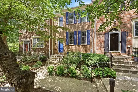 1111 Fairview Ct, Silver Spring, MD 20910 photo 2