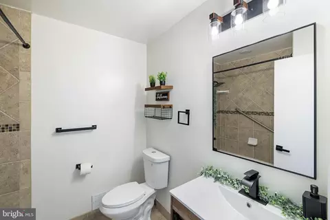 Bath - 13219 Hathaway Dr, Silver Spring, MD 20906 photo 3 of 6
