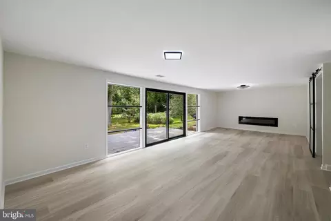 Living - 13219 Hathaway Dr, Silver Spring, MD 20906 photo 5 of 8