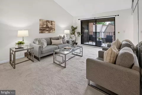 Living - 15311 Beaverbrook Ct #90-3K, Silver Spring, MD 20906 photo 2 of 3