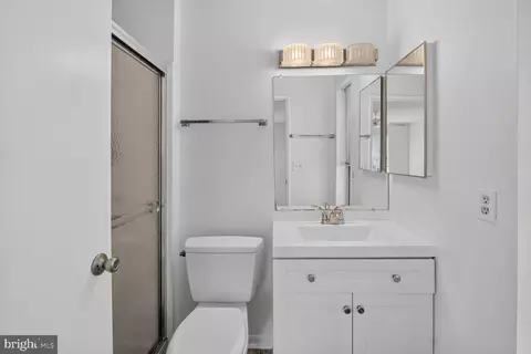 Bath - 15311 Beaverbrook Ct #90-3K, Silver Spring, MD 20906 photo 1 of 3