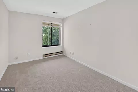 Bedroom - 15311 Beaverbrook Ct #90-3K, Silver Spring, MD 20906 photo 5 of 6