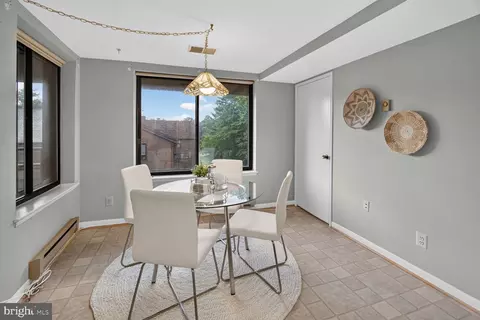 Dining - 15311 Beaverbrook Ct #90-3K, Silver Spring, MD 20906 photo 2 of 5