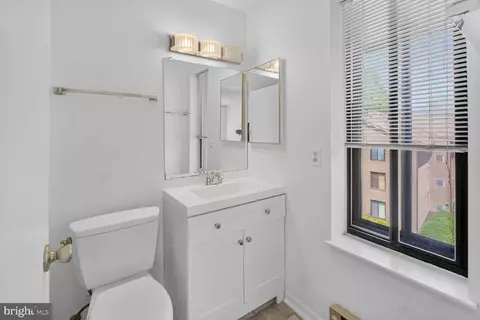 Bath - 15311 Beaverbrook Ct #90-3K, Silver Spring, MD 20906 photo 2 of 3