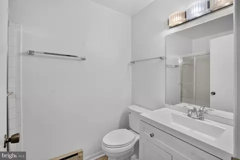 Bath - 15311 Beaverbrook Ct #90-3K, Silver Spring, MD 20906 photo 3 of 3