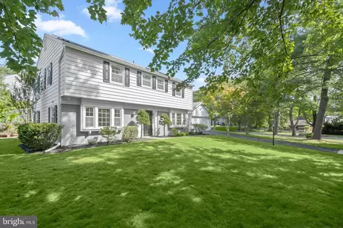 Exterior - 2801 Village Ln, Silver Spring, MD 20906 photo 2 of 5
