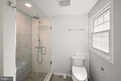 Bath - 2801 Village Ln, Silver Spring, MD 20906 photo 4 of 5
