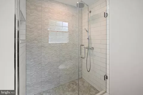 Bath - 2801 Village Ln, Silver Spring, MD 20906 photo 3 of 5