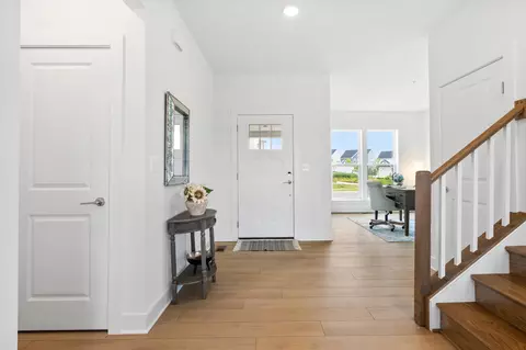 Entry Way - 22443 Sculpin Brook Rd, Boyds, MD 20841 photo 2 of 11