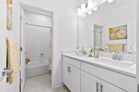 Bath - 22443 Sculpin Brook Rd, Boyds, MD 20841 photo 1 of 3