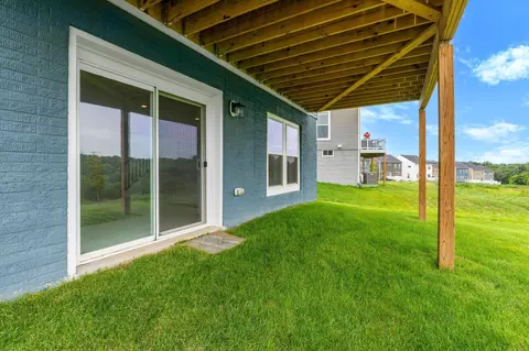 Exterior - 22443 Sculpin Brook Rd, Boyds, MD 20841 photo 10 of 15