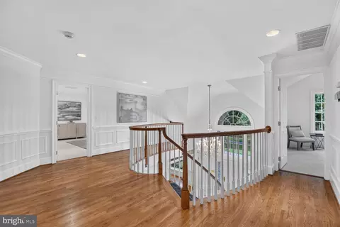 Entry Way - 11216 River View Dr, Potomac, MD 20854 photo 11 of 11