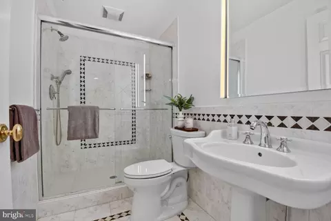 Bath - 11216 River View Dr, Potomac, MD 20854 photo 8 of 9