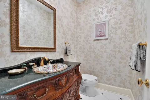 Bath - 11216 River View Dr, Potomac, MD 20854 photo 4 of 9