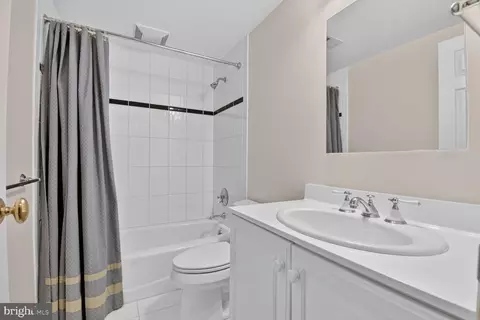 Bath - 11216 River View Dr, Potomac, MD 20854 photo 9 of 9