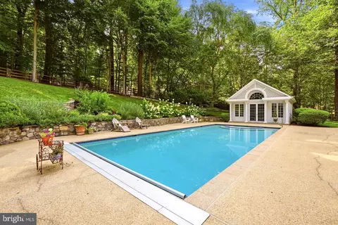 Exterior - 11216 River View Dr, Potomac, MD 20854 photo 10 of 11