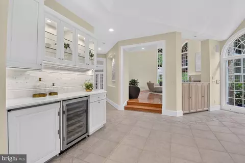 Entry Way - 11216 River View Dr, Potomac, MD 20854 photo 6 of 11