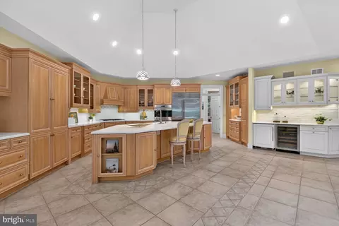 Kitchen - 11216 River View Dr, Potomac, MD 20854 photo 5 of 6