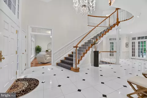 Entry Way - 11216 River View Dr, Potomac, MD 20854 photo 2 of 11