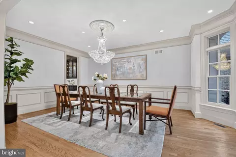 Dining - 11216 River View Dr, Potomac, MD 20854 photo 2 of 3
