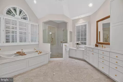 Bath - 11216 River View Dr, Potomac, MD 20854 photo 3 of 9