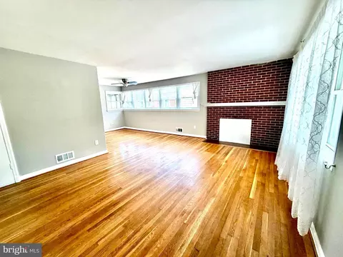 Living - 10128 Dallas Ave, Silver Spring, MD 20901 photo 3 of 7
