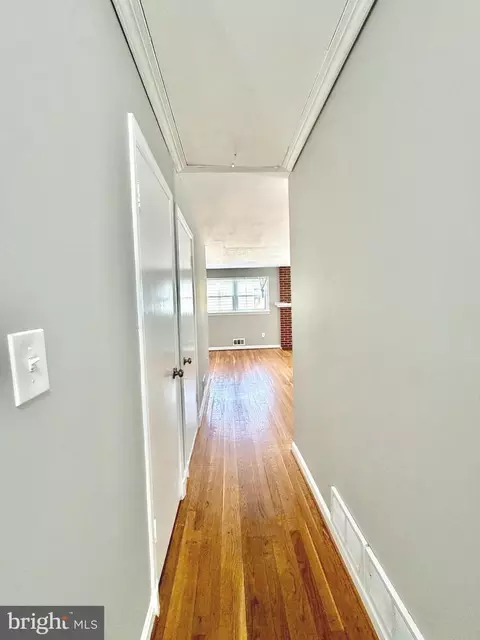 Entry Way - 10128 Dallas Ave, Silver Spring, MD 20901 photo 2 of 4