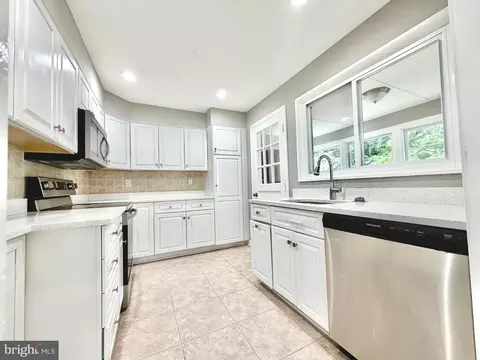 Kitchen - 10128 Dallas Ave, Silver Spring, MD 20901 photo 2 of 7