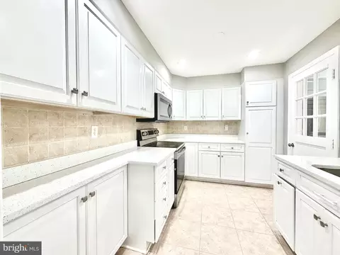 Kitchen - 10128 Dallas Ave, Silver Spring, MD 20901 photo 7 of 7