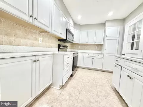 Kitchen - 10128 Dallas Ave, Silver Spring, MD 20901 photo 6 of 7