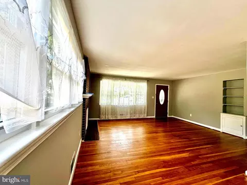Living - 10128 Dallas Ave, Silver Spring, MD 20901 photo 6 of 7
