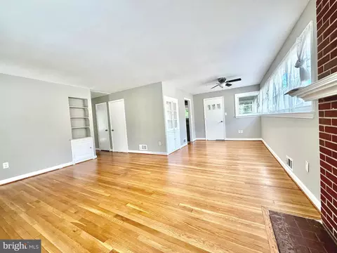 Living - 10128 Dallas Ave, Silver Spring, MD 20901 photo 2 of 7