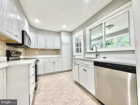 Kitchen - 10128 Dallas Ave, Silver Spring, MD 20901 photo 3 of 7