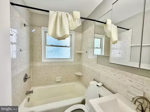 Bath - 10128 Dallas Ave, Silver Spring, MD 20901 photo 1 of 3