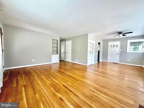 Living - 10128 Dallas Ave, Silver Spring, MD 20901 photo 1 of 7