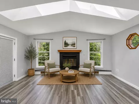 Living - 4108 Elby St, Silver Spring, MD 20906 photo 6 of 10