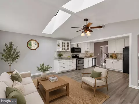 Living - 4108 Elby St, Silver Spring, MD 20906 photo 7 of 10