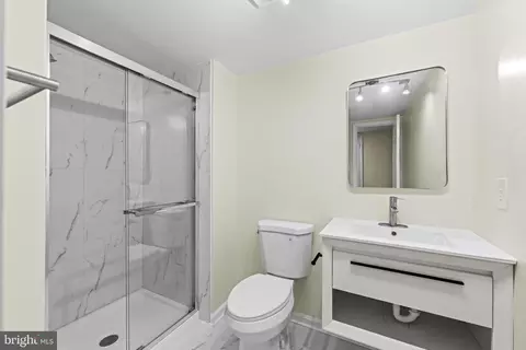 Bath - 2615 Chivalry Ct, Silver Spring, MD 20902 photo 3 of 3