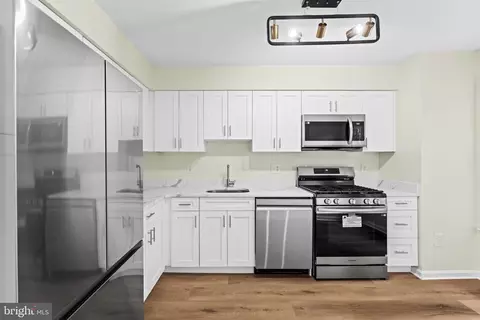 Kitchen - 2615 Chivalry Ct, Silver Spring, MD 20902 photo 3 of 4