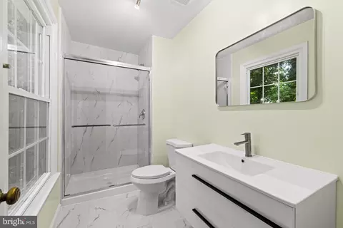 Bath - 2615 Chivalry Ct, Silver Spring, MD 20902 photo 1 of 3