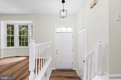 Entry Way - 2615 Chivalry Ct, Silver Spring, MD 20902 photo 2 of 7