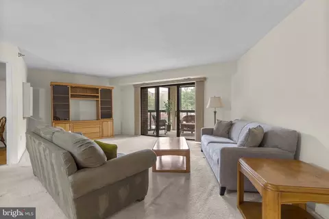 Living - 15100 Interlachen Dr #4-117, Silver Spring, MD 20906 photo 3 of 4