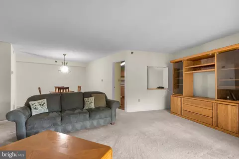Living - 15100 Interlachen Dr #4-117, Silver Spring, MD 20906 photo 1 of 4