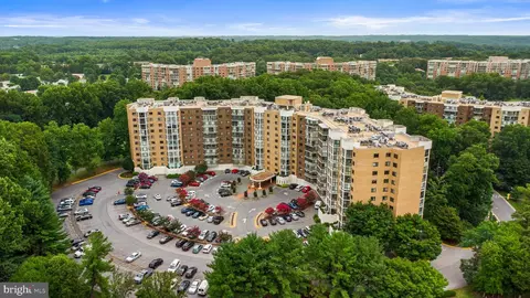 View/Area - 15100 Interlachen Dr #4-117, Silver Spring, MD 20906 photo 2 of 5