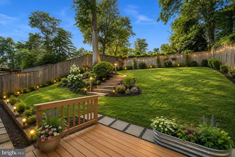 Exterior - 822 Loxford Ter, Silver Spring, MD 20901 photo 2 of 5