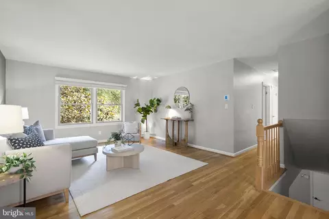 Living - 822 Loxford Ter, Silver Spring, MD 20901 photo 1 of 4