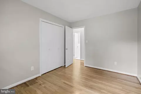 Bedroom - 822 Loxford Ter, Silver Spring, MD 20901 photo 4 of 6