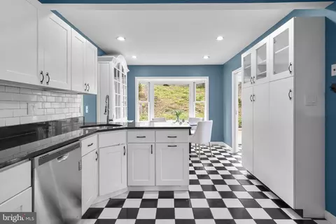 Kitchen - 822 Loxford Ter, Silver Spring, MD 20901 photo 1 of 5