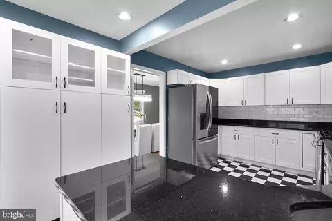 Kitchen - 822 Loxford Ter, Silver Spring, MD 20901 photo 5 of 5